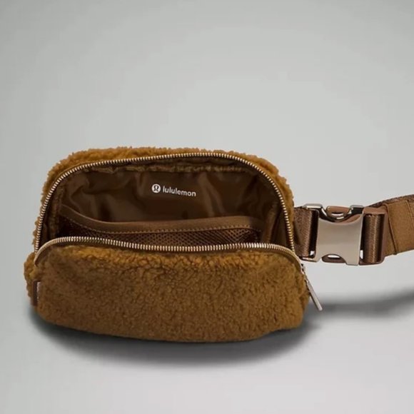 Lululemon Everywhere Belt Bag Sherpa Burnt Caramel & Reusable Tote Bag - Picture 3 of 7